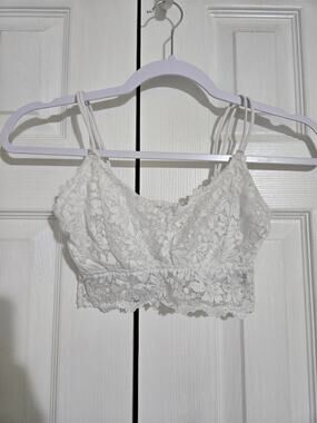 Unknown brand small women's white lace Bralette